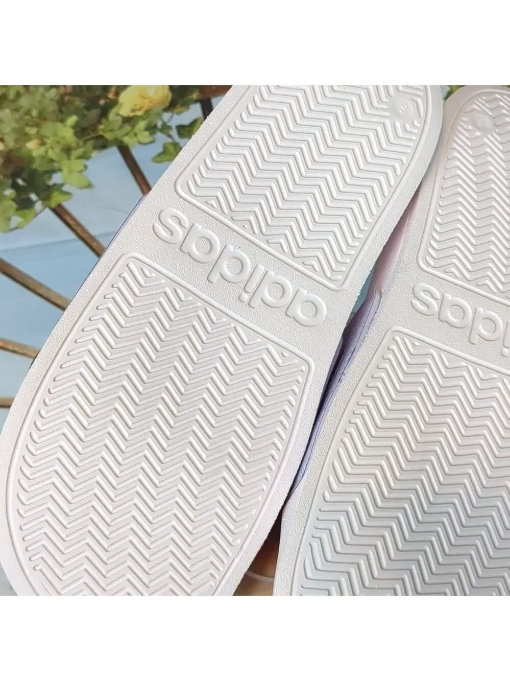 Adidas adilette frozen II shower slides